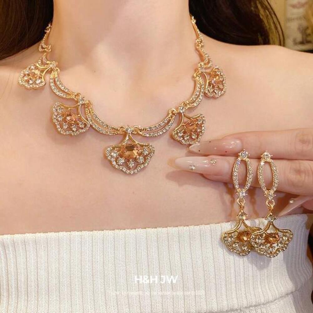 Lace Fan-Shaped Hollow Pendant Earrings And Necklace Set - Simple, Fash